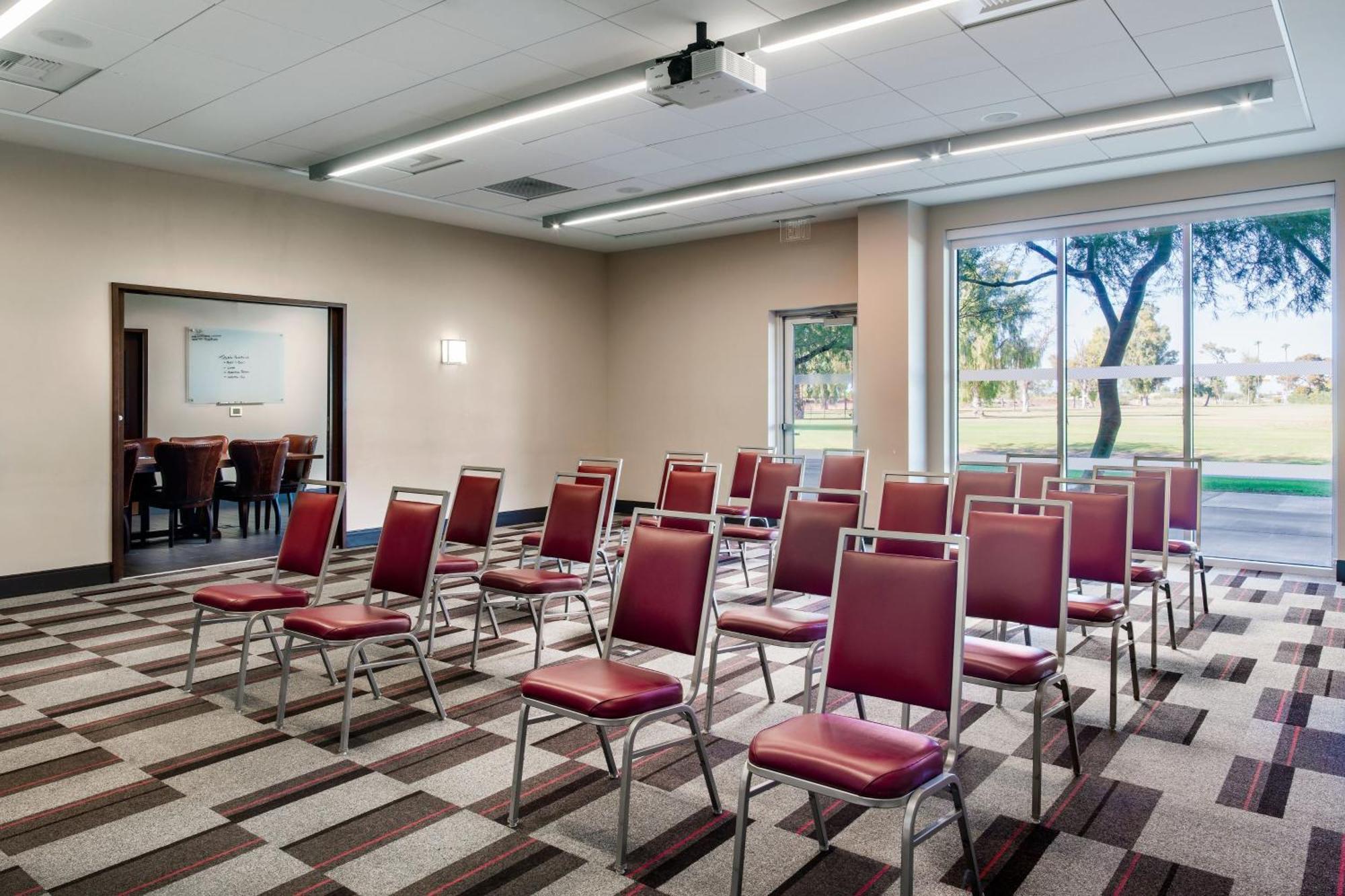 Four Points By Sheraton At Phoenix Mesa Gateway Airport Exterior photo