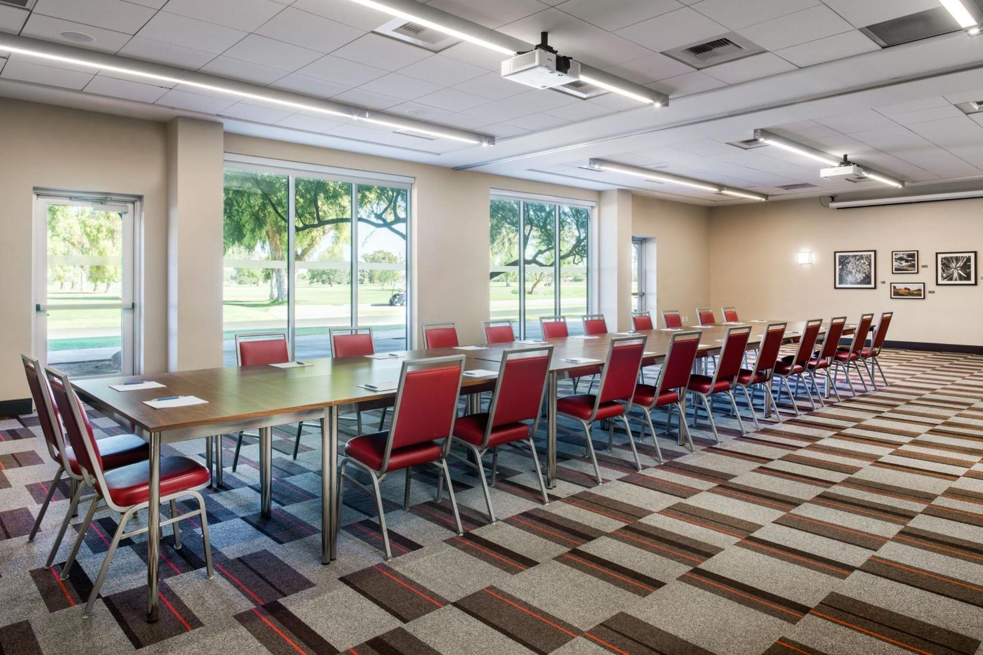 Four Points By Sheraton At Phoenix Mesa Gateway Airport Exterior photo