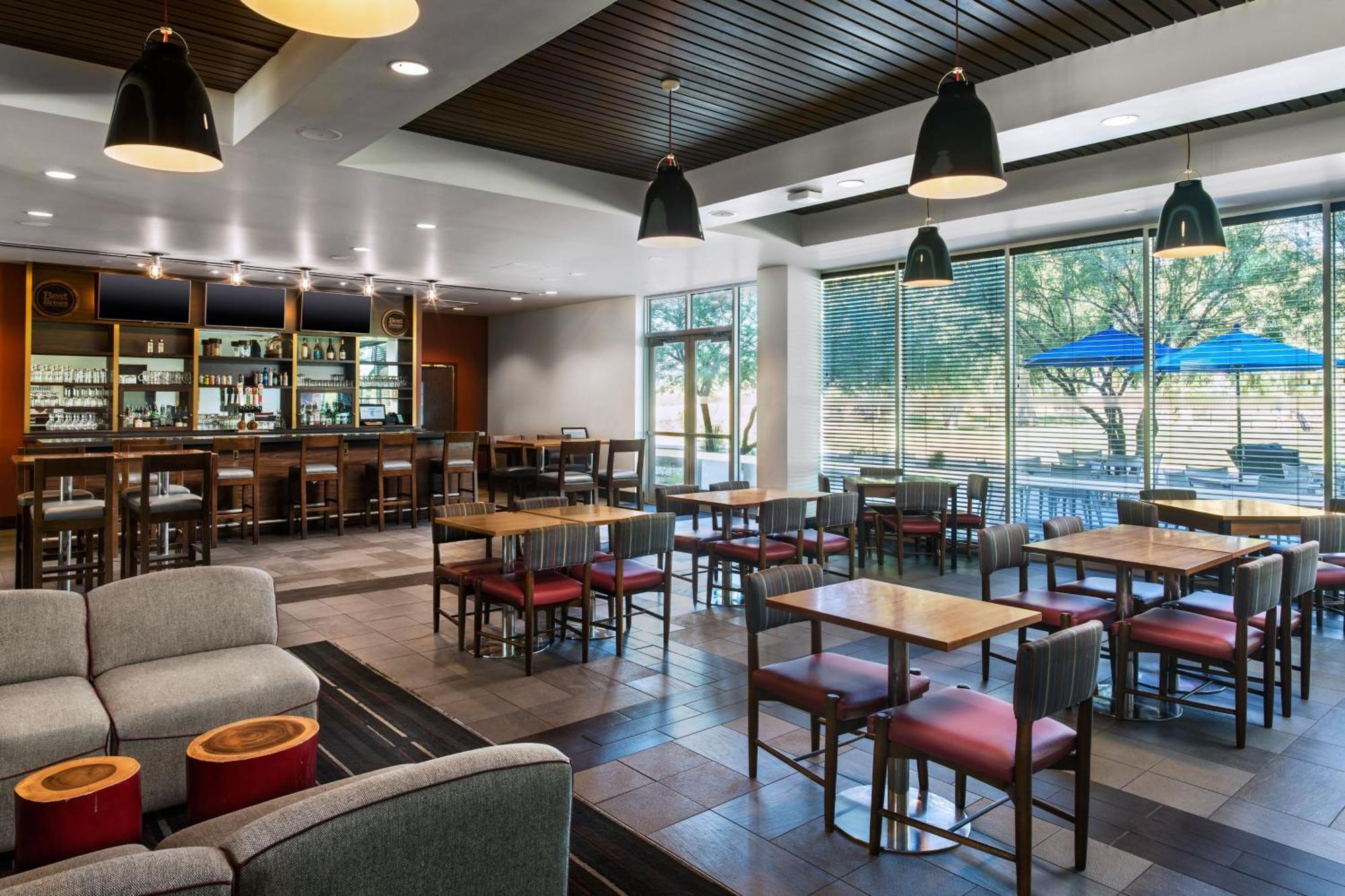Four Points By Sheraton At Phoenix Mesa Gateway Airport Exterior photo