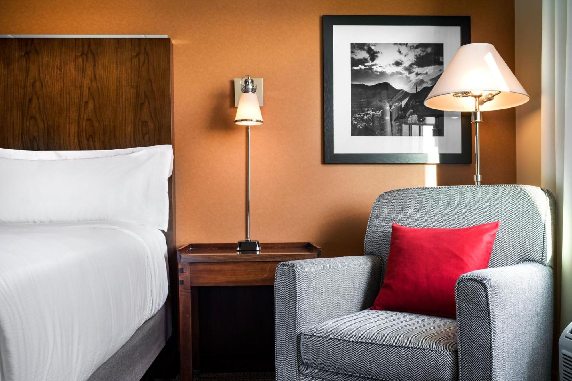 Four Points By Sheraton At Phoenix Mesa Gateway Airport Exterior photo