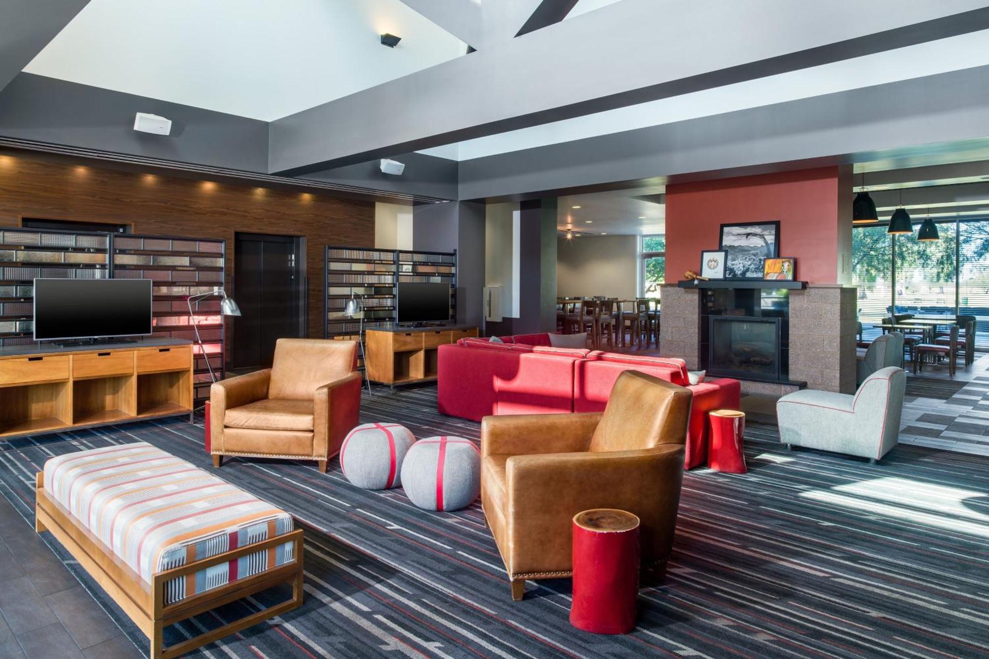 Four Points By Sheraton At Phoenix Mesa Gateway Airport Exterior photo