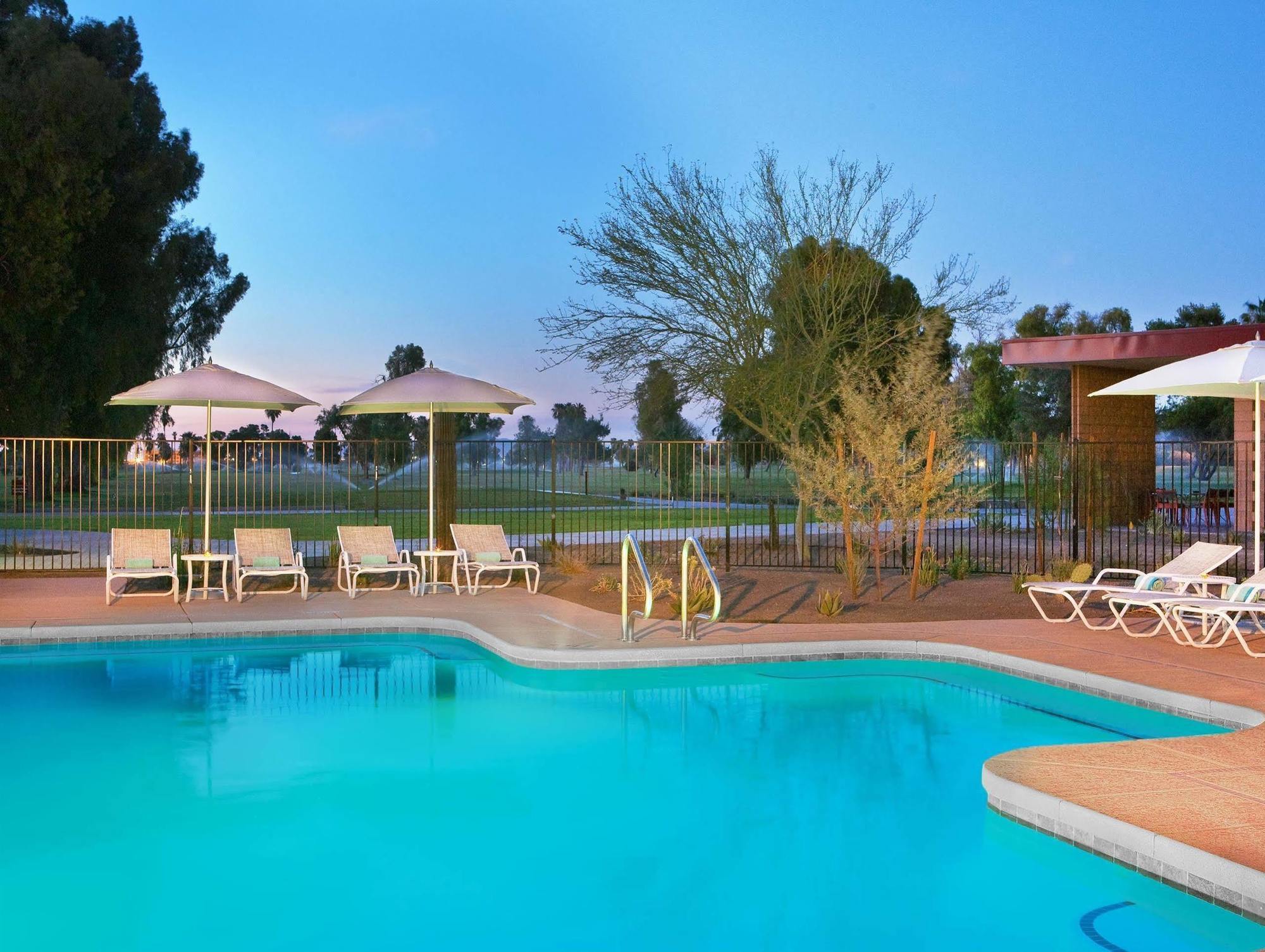Four Points By Sheraton At Phoenix Mesa Gateway Airport Exterior photo