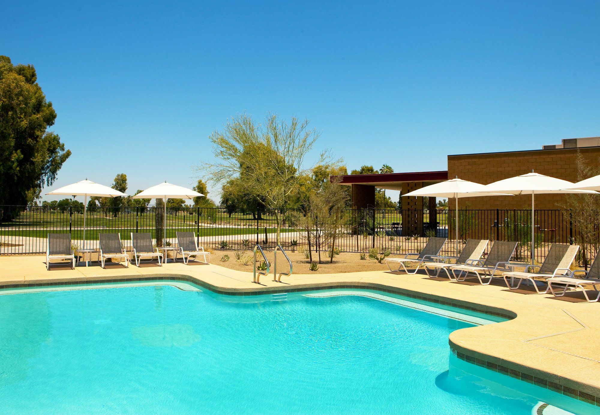 Four Points By Sheraton At Phoenix Mesa Gateway Airport Exterior photo